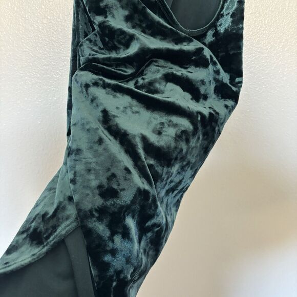 Forever 21 Size 1x Green Velvet Sleeveless Bodysuit - Picture 3 of 11